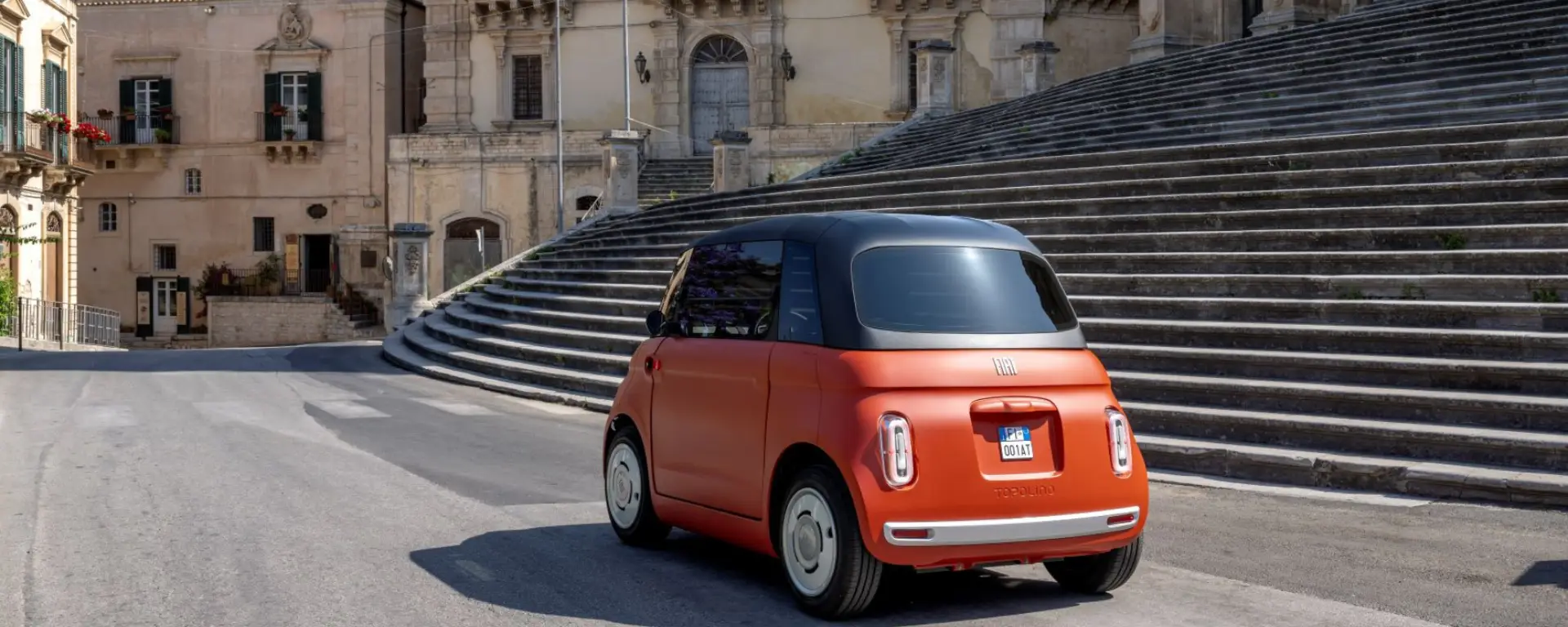 Immagine News Nuova Fiat Topolino elettrica design compatto autonomia e stile urbano 