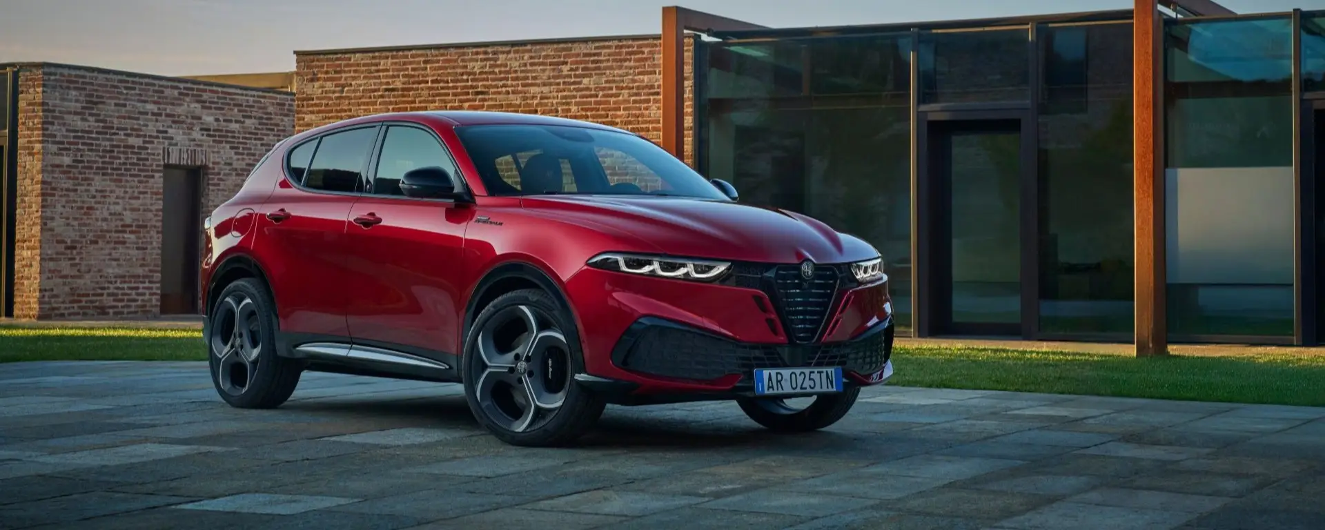 Immagine News Nuova Alfa Romeo Tonale 2025: il restyling che esalta sportività e innovazione italiana